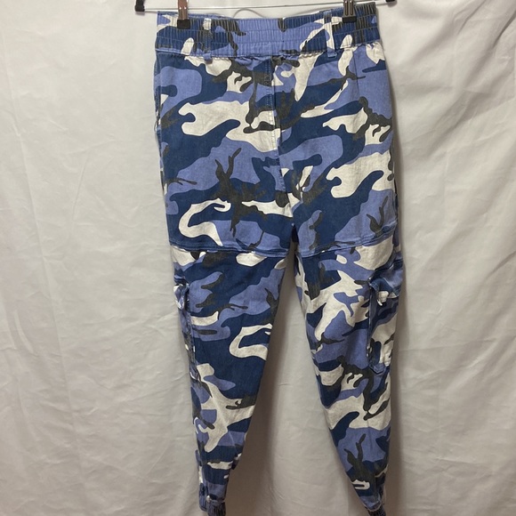 Almost Famous Blue Camouflage Pants - Picture 4 of 6